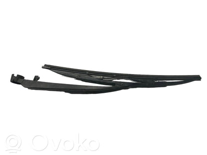 Rear window wiper arm