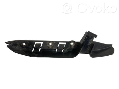 Priekšpusē bampera turētājs