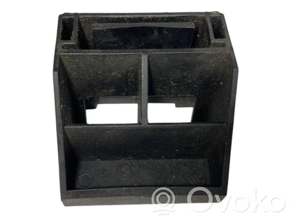 Radiatora (-u) turētājs / kronšteins