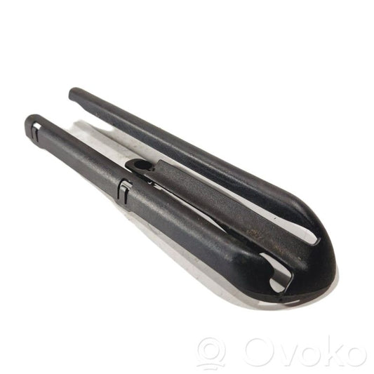 Priekšējā pasažiera sēdekļa sliedītes dekoratīvā apdare