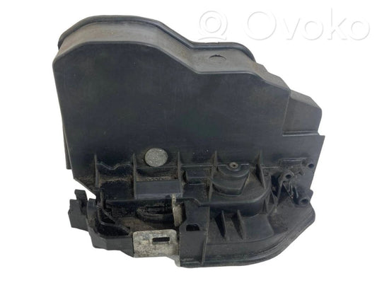 Aizmugurē slēdzene