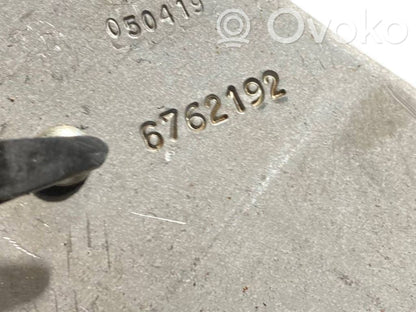 Rokas bremzes mehānisms (salonā)