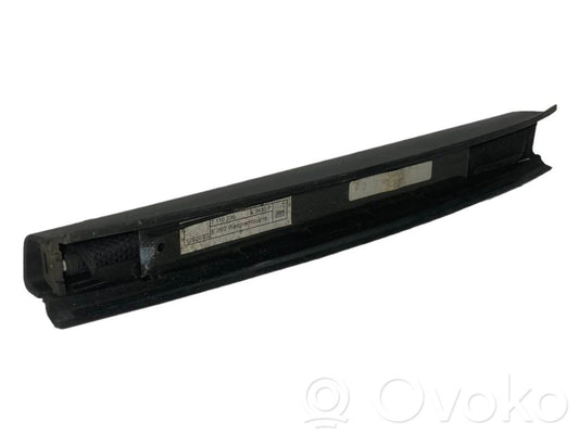 Занавеска на окне сзади