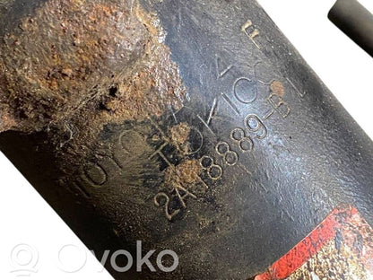 Priekšpusē amortizators ar atsperi