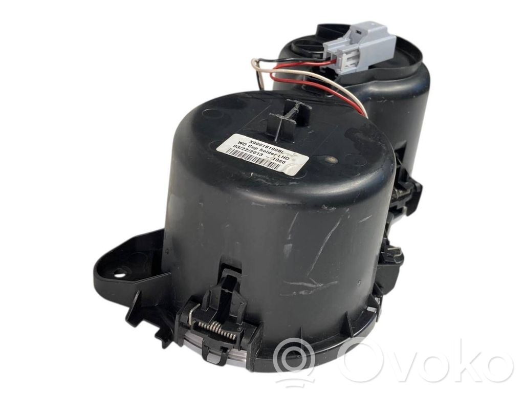 Glāžu turētājs (priekšā)