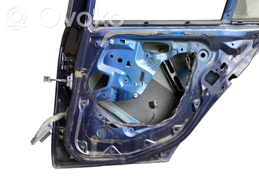 Aizmugurējās durvis