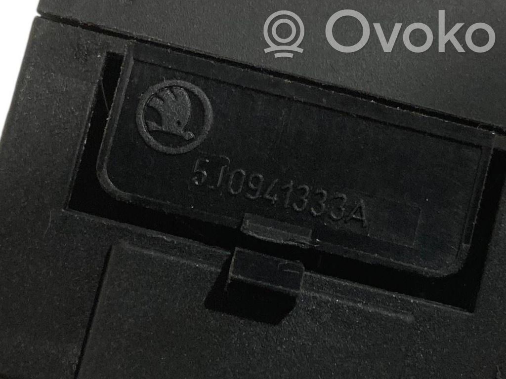 Headlight leveling switch