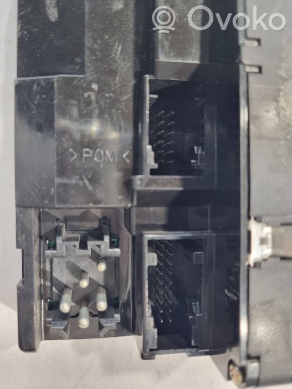 Window lift control switch(es)