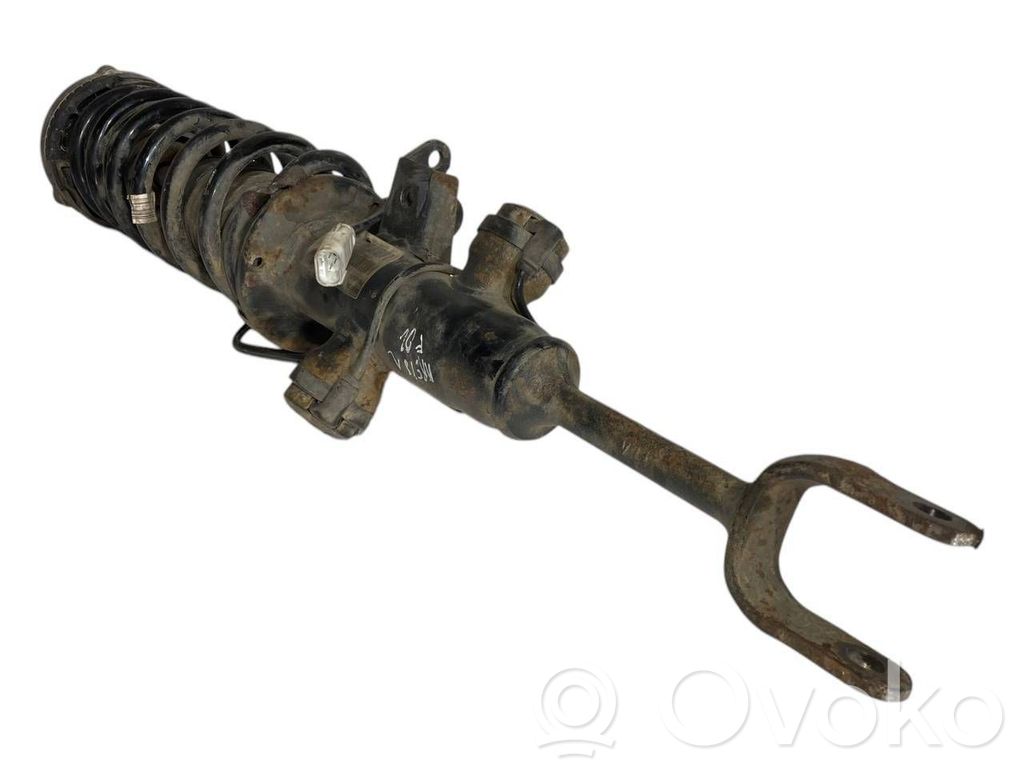 Priekšpusē amortizators ar atsperi