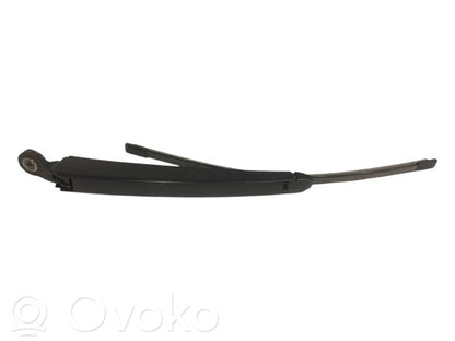 Rear window wiper arm