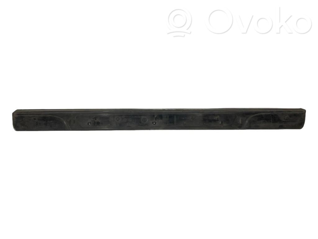 Front sill trim (inner)