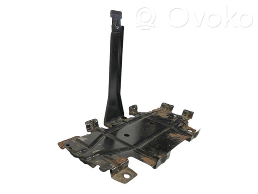 Akumulatora nostiprināšanas pamatne