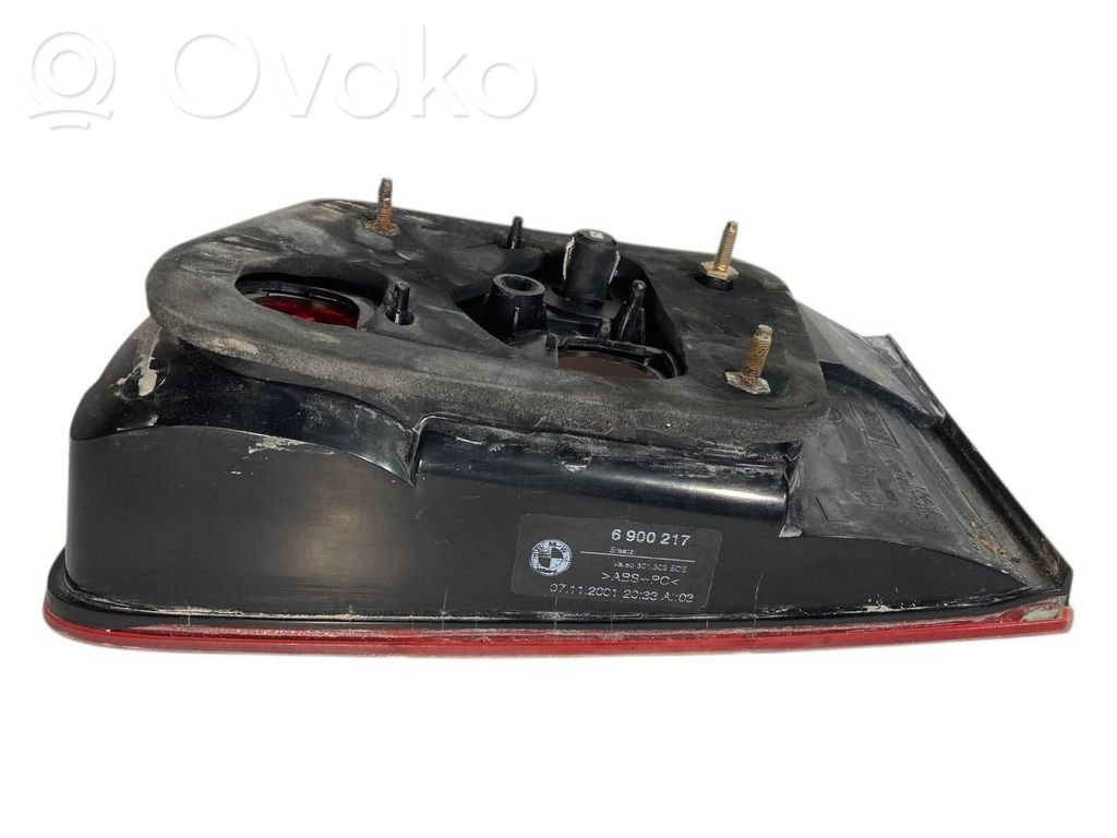 Aizmugurējais lukturis pārsegā