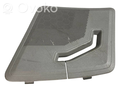 Augsto frekvenču skaļrunis (-i) priekšējās durvīs