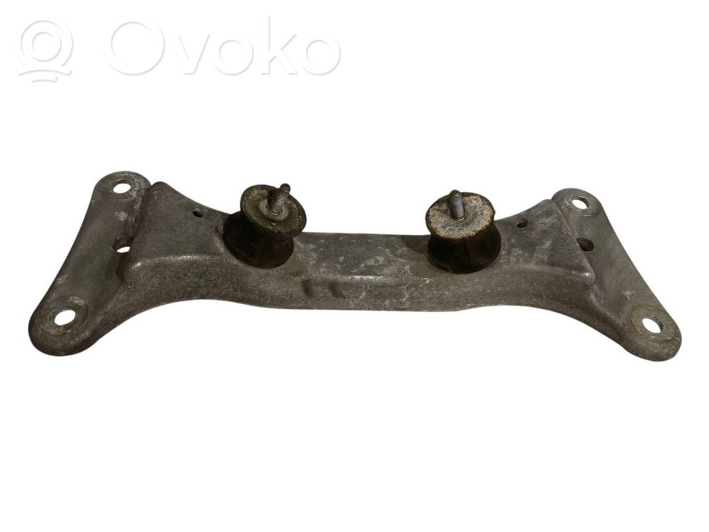 Transmission mounting bracket