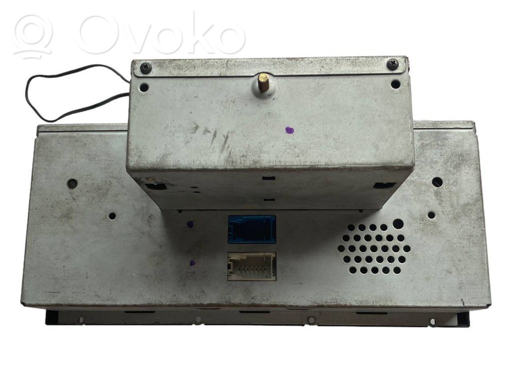 Radio / CD/DVD atskaņotājs / navigācija