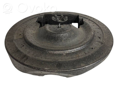 Rezerves riteņa nodalījuma dekoratīvā apdare