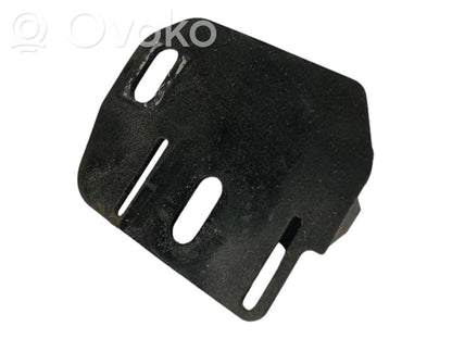 Priekšpusē bampera turētājs