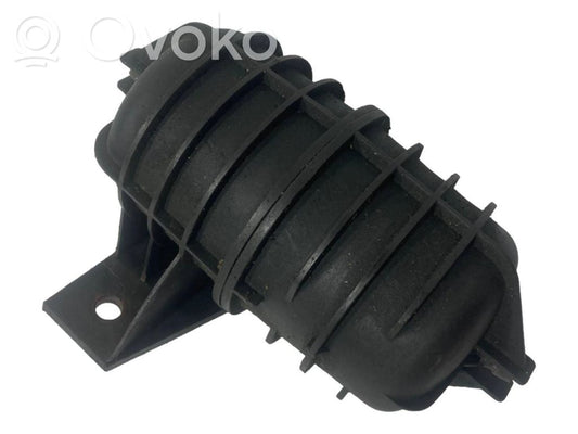 Vacuum air tank