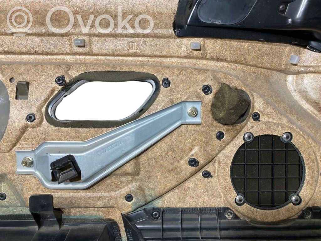 Priekšējo durvju apdare