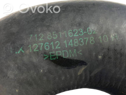 Caurulīte (-es) / šļūtene (-es)