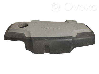 Dzinēja pārsegs (dekoratīva apdare)