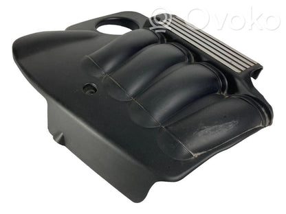 Dzinēja pārsegs (dekoratīva apdare)