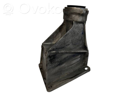 Кронштейн подшипника полуосевой муфты