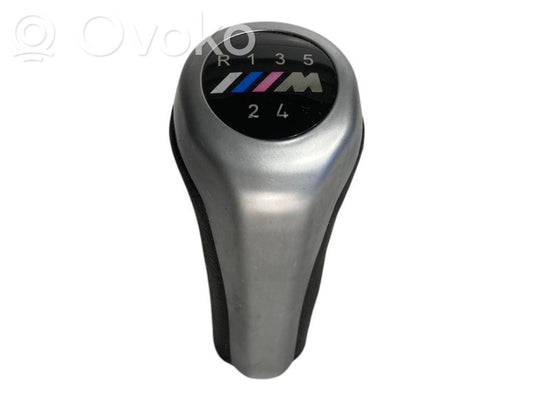 Ātrumu pārslēgšanas sviras dekoratīvā apdare (āda, uzgalis)