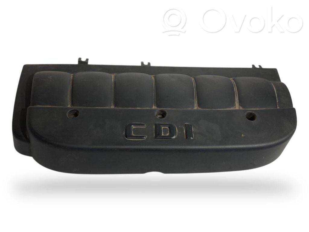 Dzinēja pārsegs (dekoratīva apdare)