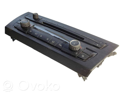 Air conditioning / climate control / interior heating control unit (in the passenger compartment)
