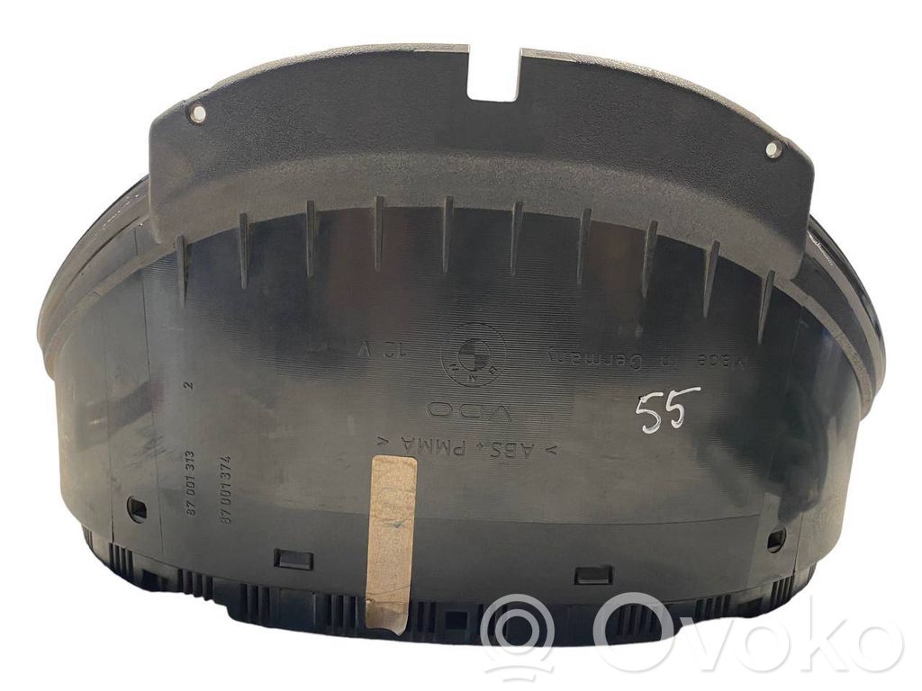 Speedometer (in the instrument panel)