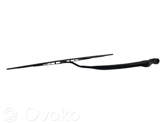 Priekšējā loga tīrītāja kājiņa