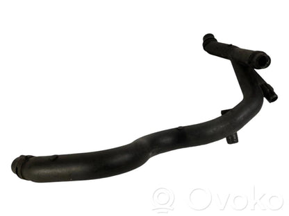 Caurulīte (-es) / šļūtene (-es)