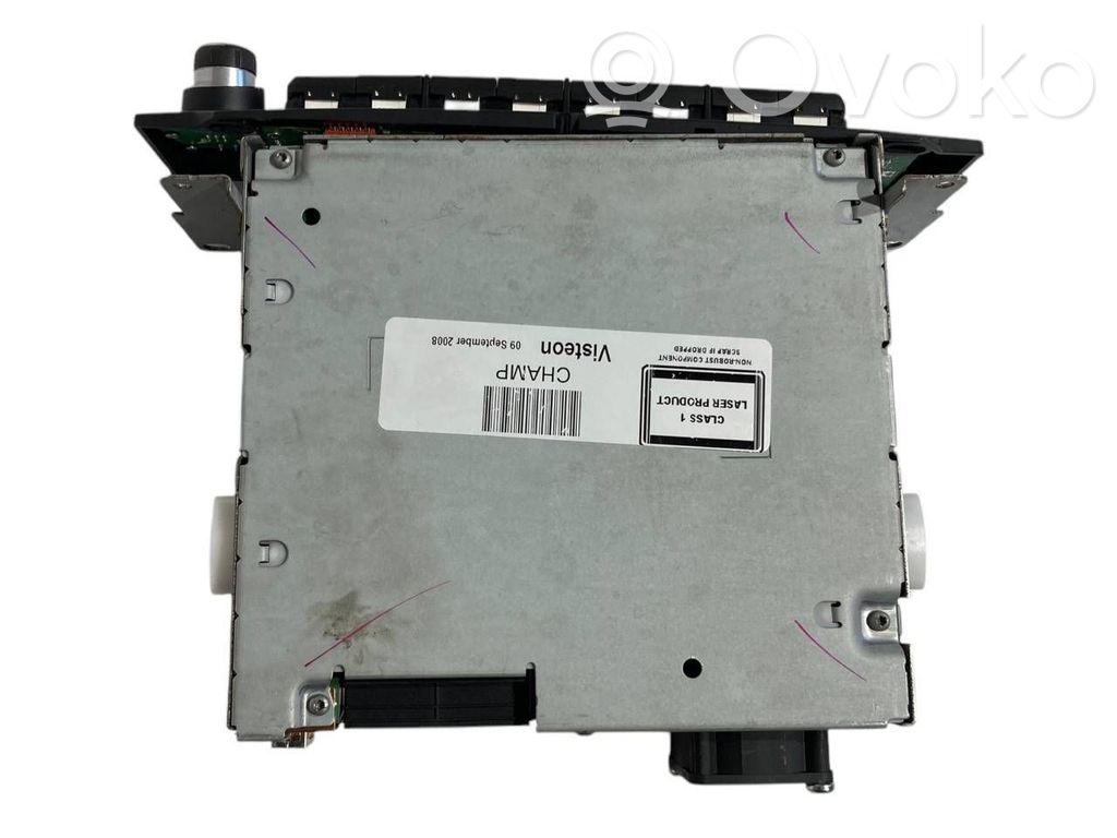 Radio / CD/DVD atskaņotājs / navigācija