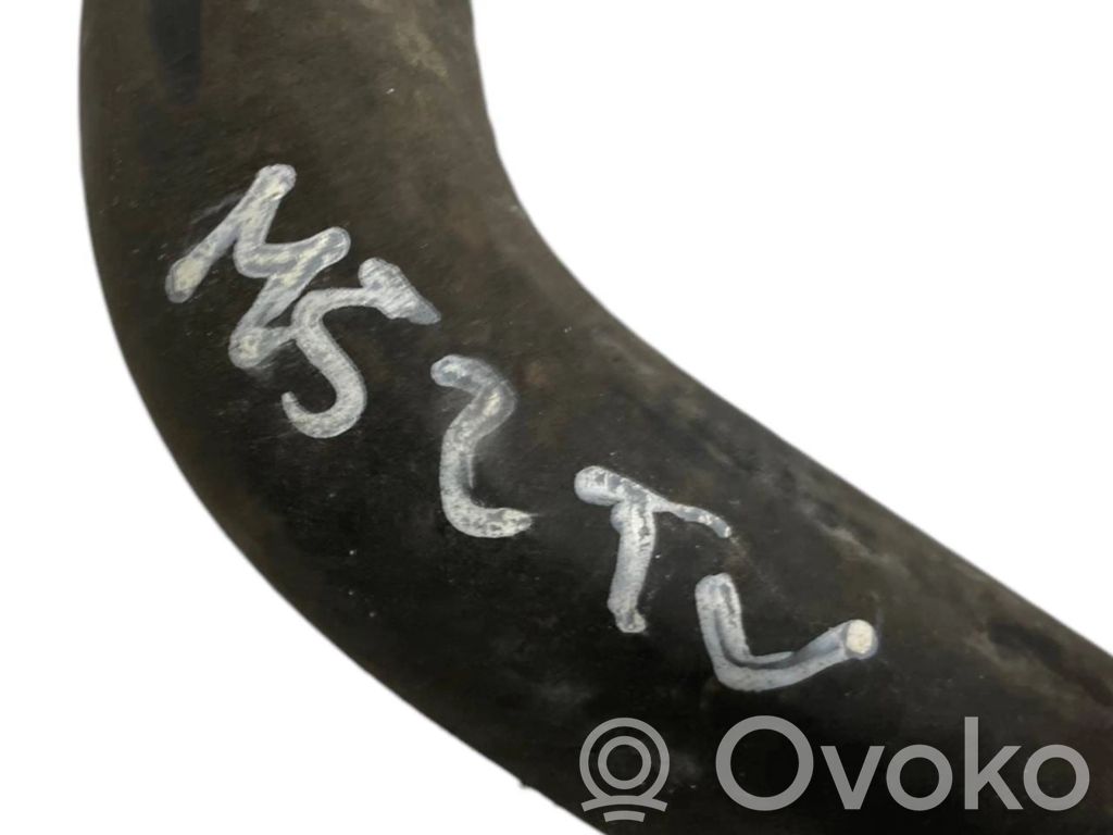 Caurulīte (-es) / šļūtene (-es)