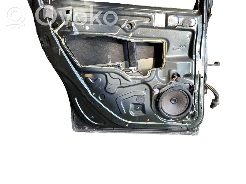 Aizmugurējās durvis