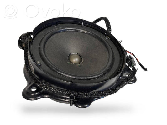 Speaker(s) in front door