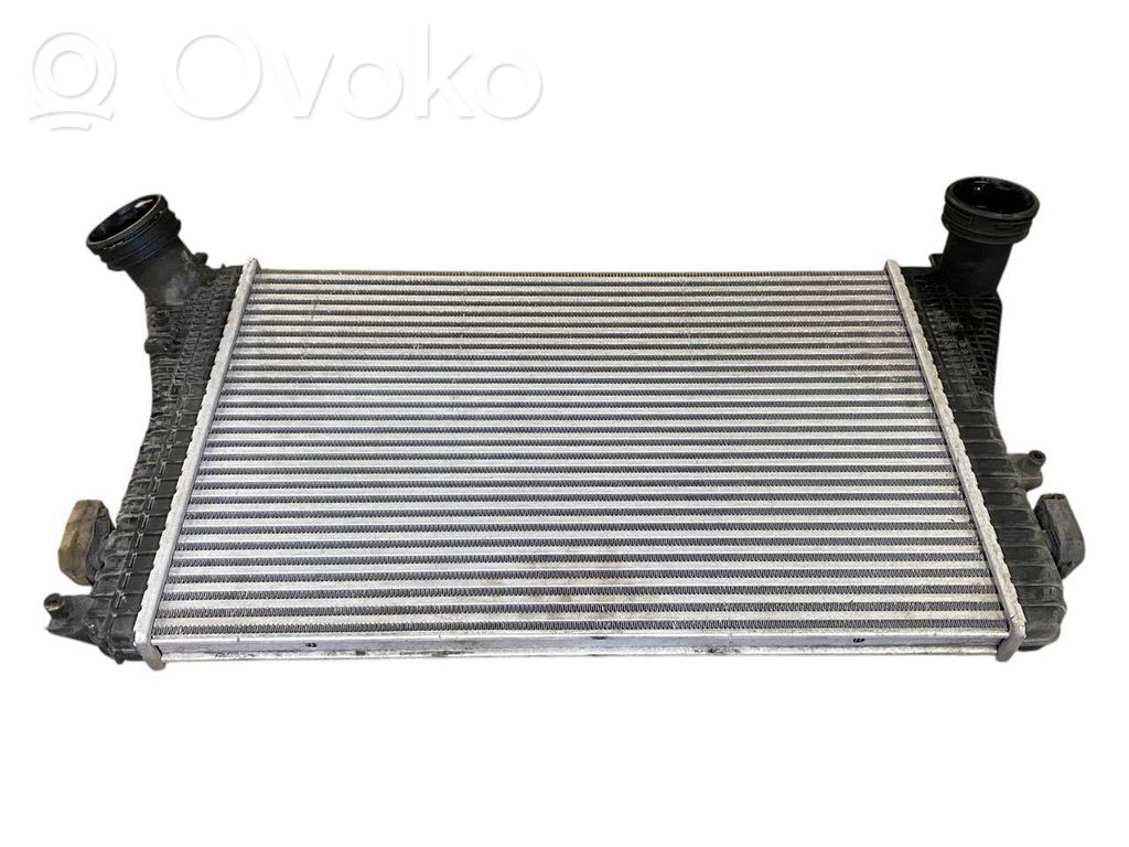 Starpdzesētāja radiators