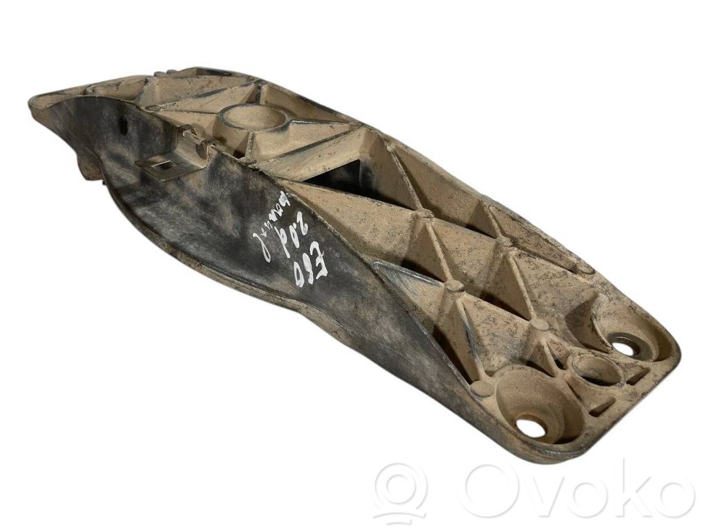 Pārnesumkārbas stiprinājuma kronšteins