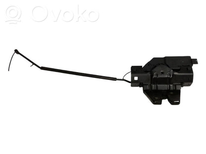 Aizmugurējā pārsega slēdzene