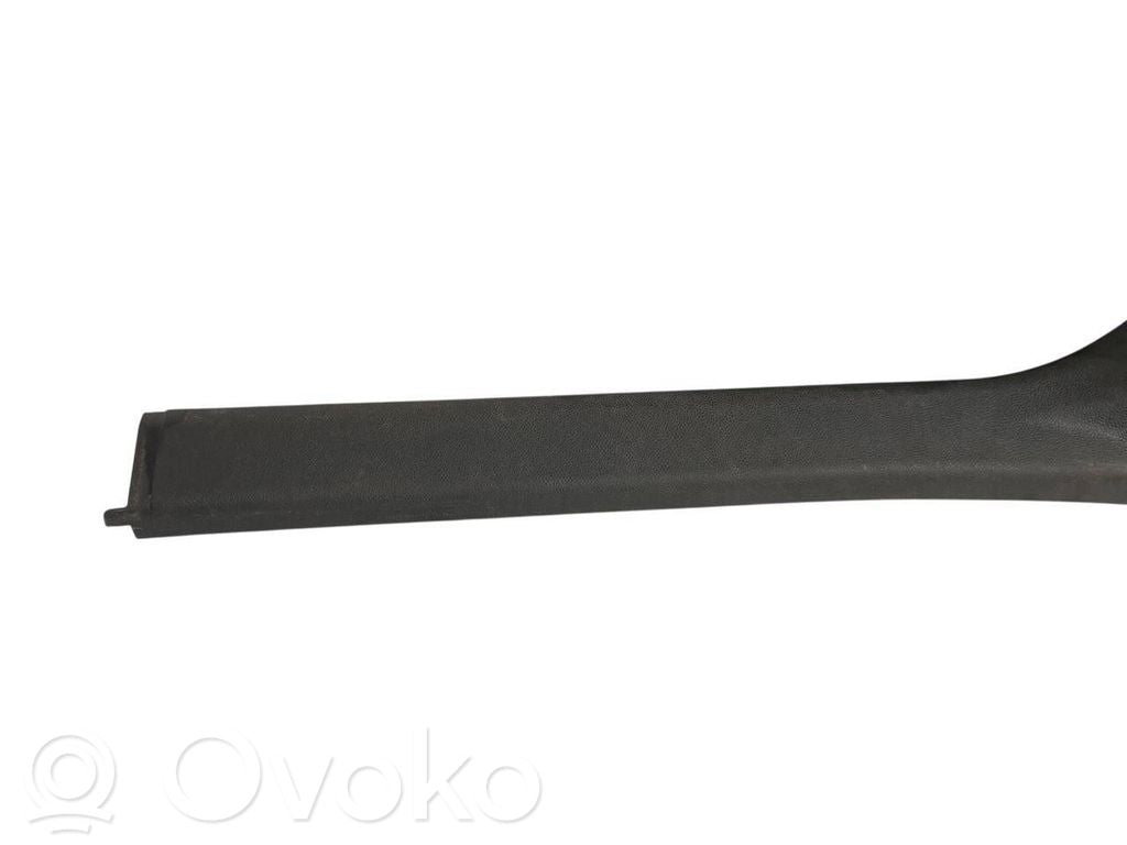 Priekšējā sliekšņa dekoratīvā apdare (iekšējā)