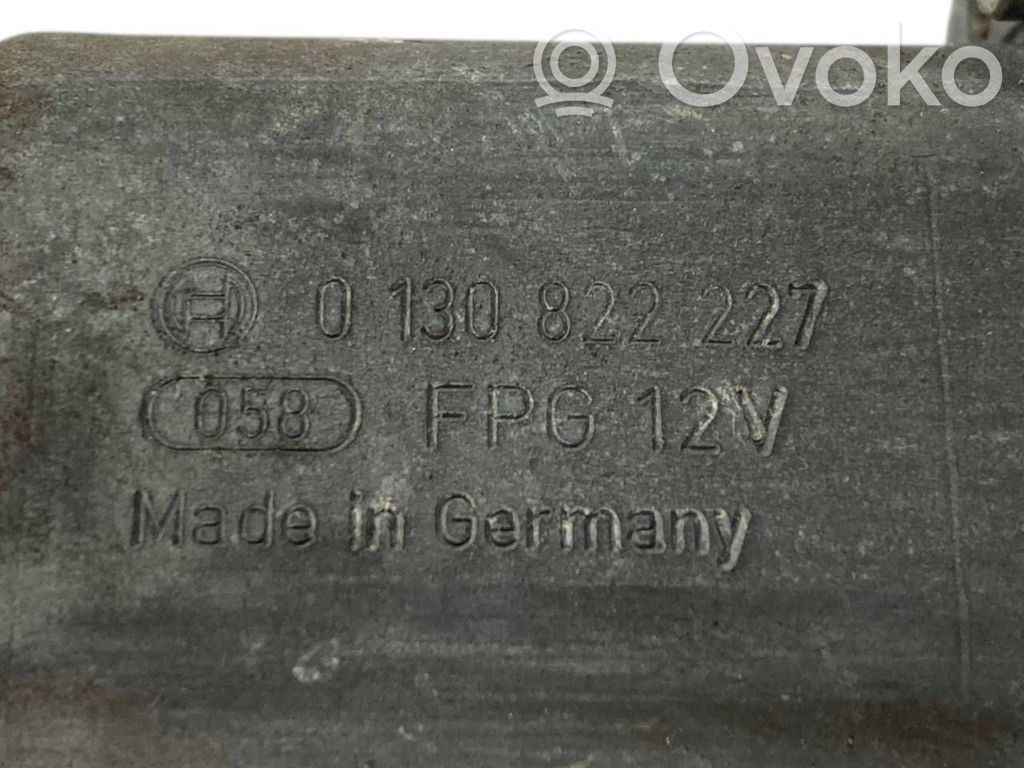 Priekšpusē elektriskā loga pacelšanas mehānisma komplekts