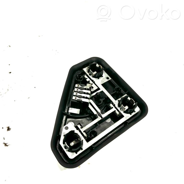 Aizmugures spuldzes vāka turētājs