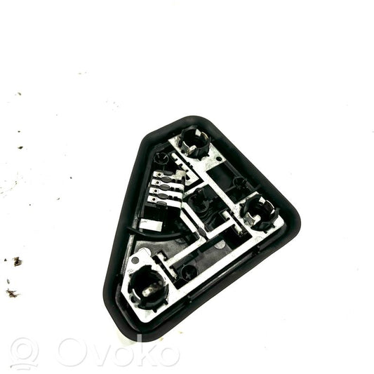 Aizmugures spuldzes vāka turētājs