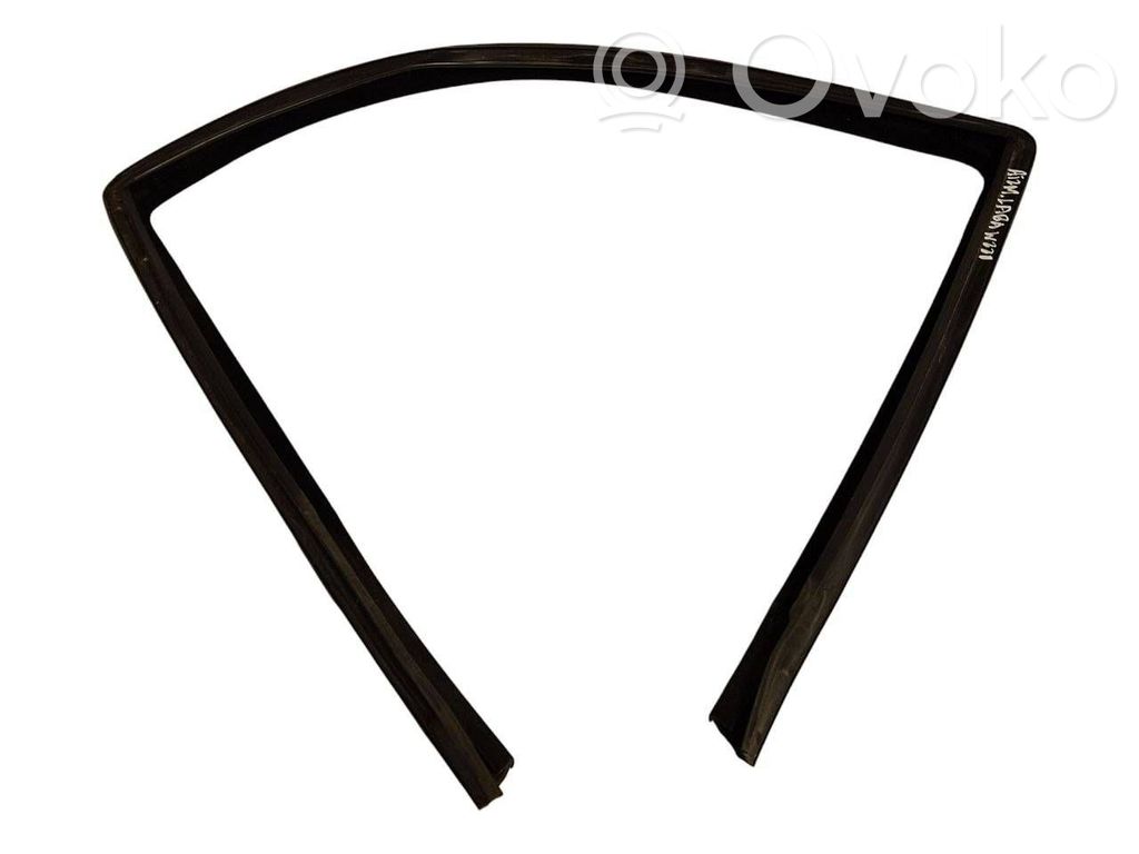 Aizmugurē apdares gumija (virsbūvē)