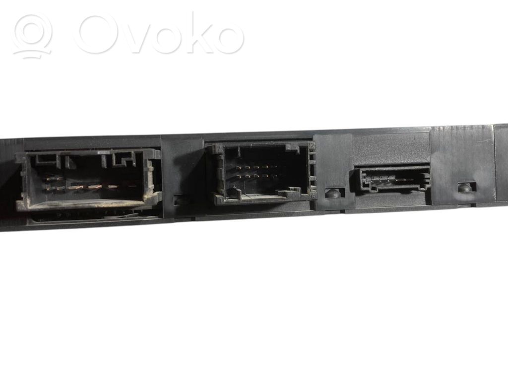 Sēdekļu apsildes slēdzis