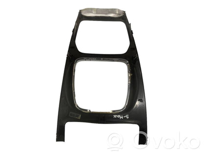 Ātrumu pārslēgšanas sviras dekoratīvā apdare (plastmasas)