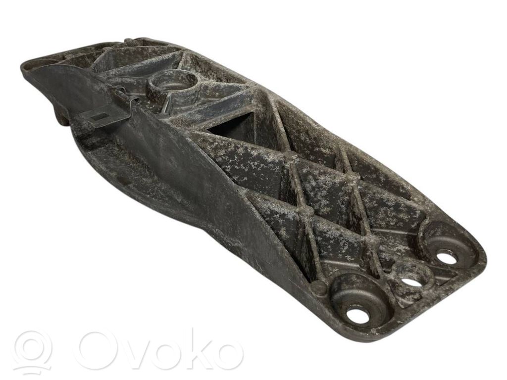 Pārnesumkārbas stiprinājuma kronšteins