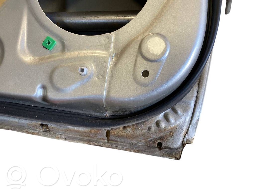 Aizmugurējās durvis